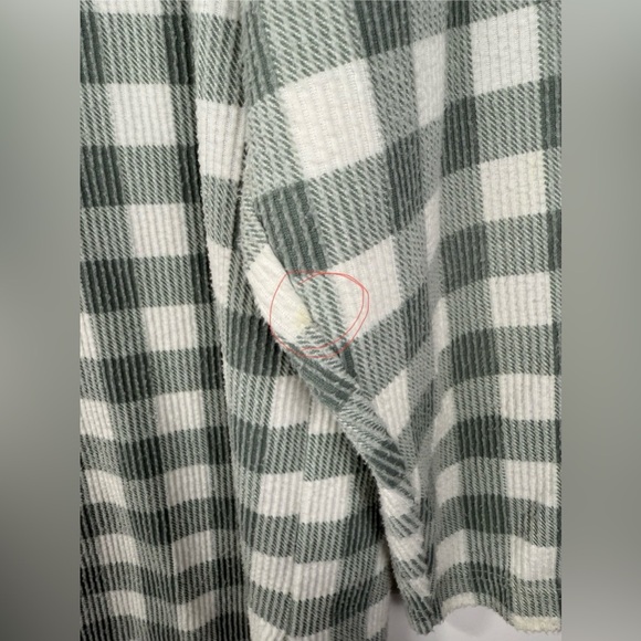 Teddi white & sage green plaid shirt. Size L. - Picture 4 of 6